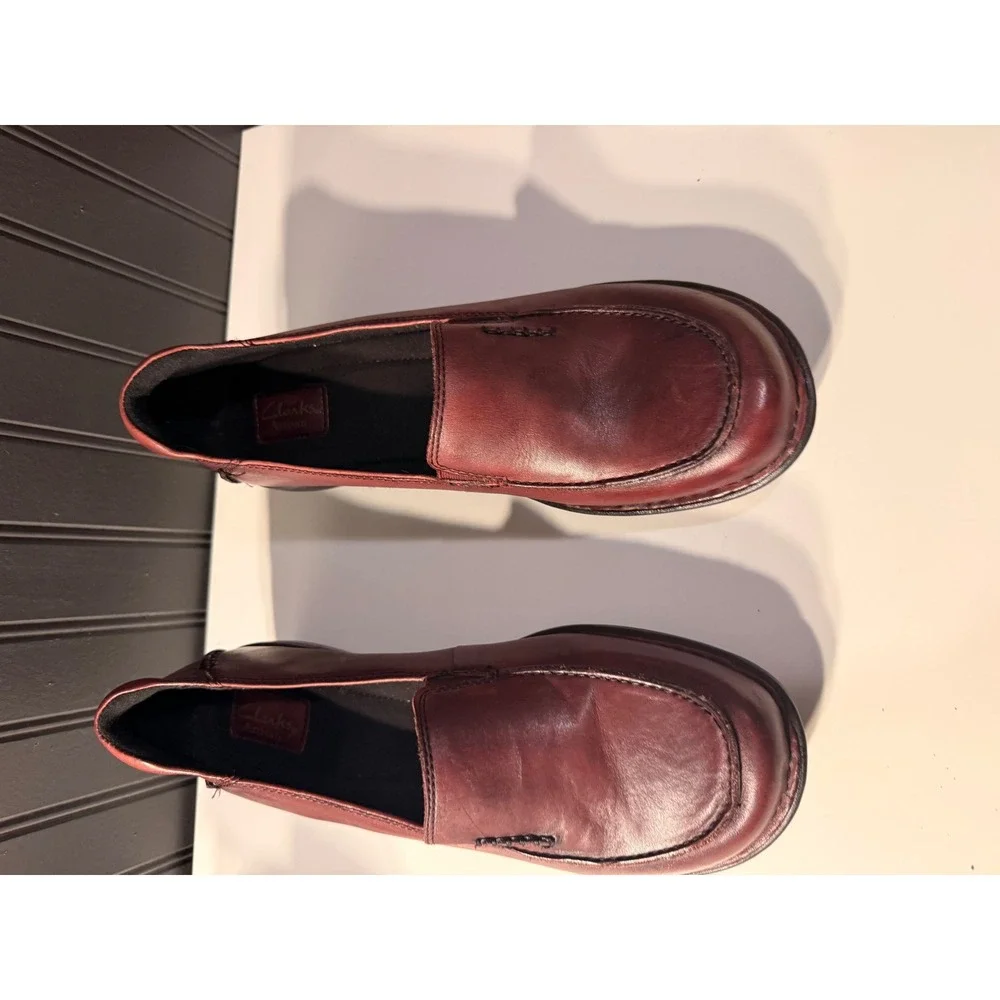 Clark's burgundy  women' platform shoes